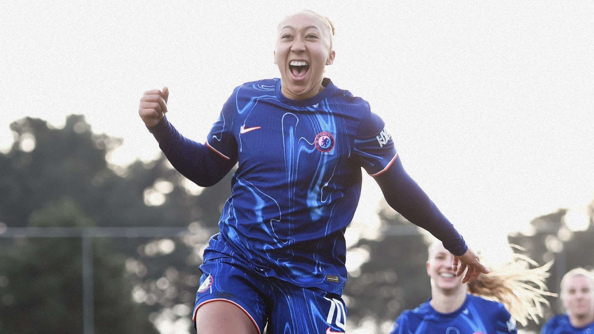 颜骏凌谈34岁身体状态良好强调海港申花竞争带来的积极影响