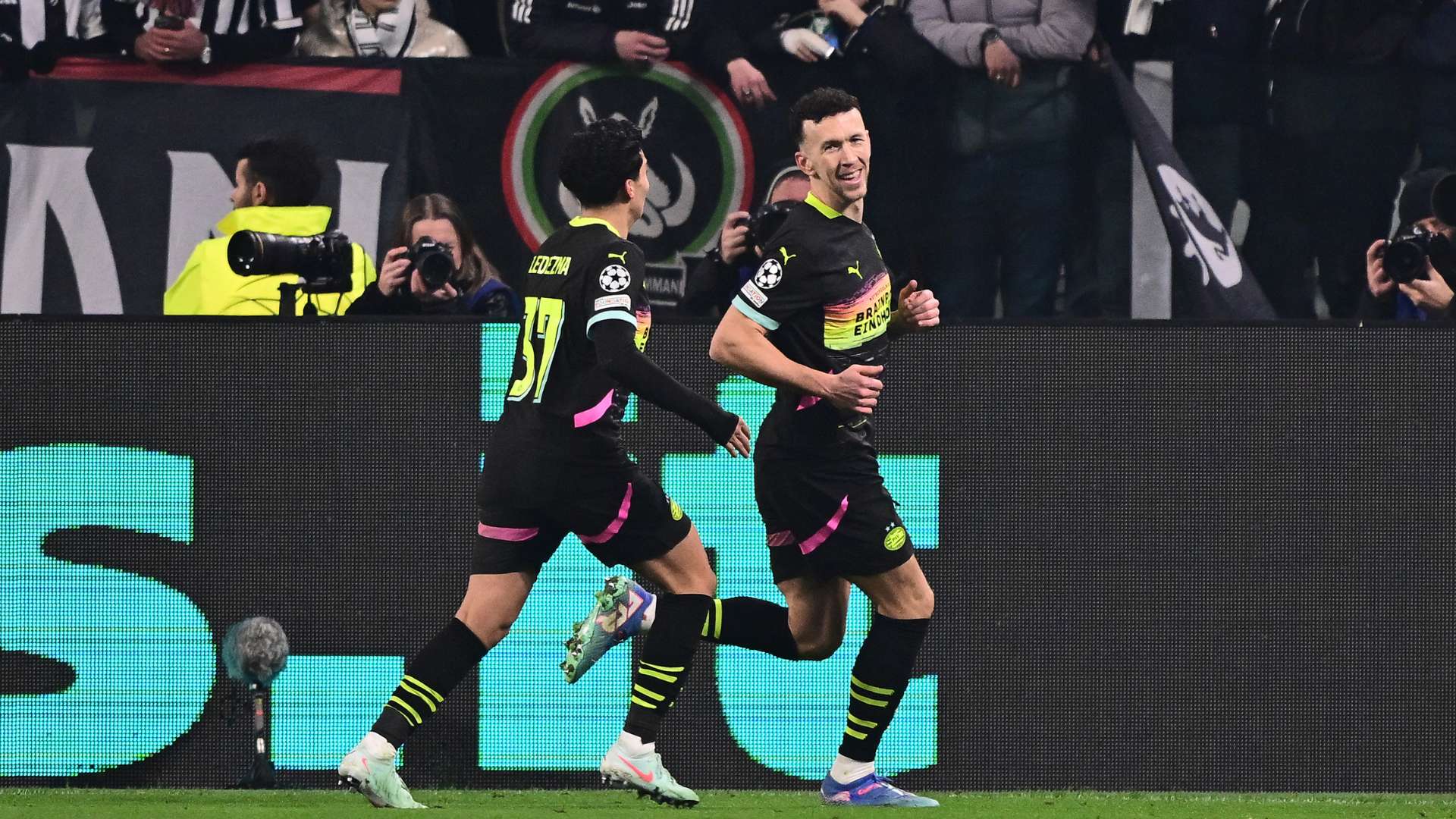 保持球队在 保持球队在